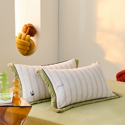 LADYCOCO可可家居 单枕套-2024新款牛奶绒数码印花单品系列 条纹熊猫粉+果绿