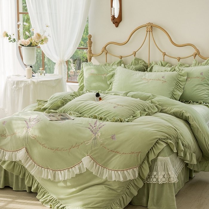 91家纺网 家纺一手货源 找家纺 恋尚羽家纺 2025韩版刺绣婴儿绒床盖款四件套 豆绿