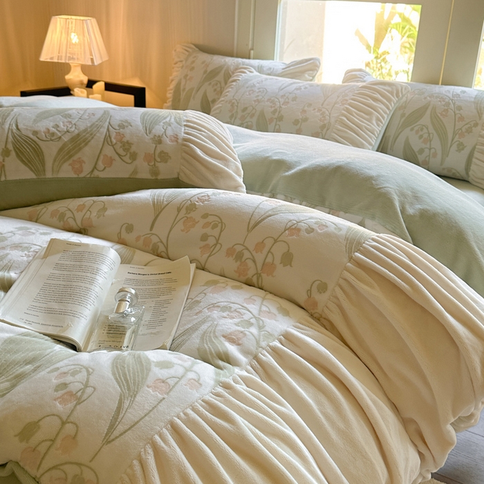 91家纺网 家纺一手货源 找家纺 慕澄家纺 2024新款法式轻奢款琢色烂花牛奶绒四件套 铃兰花