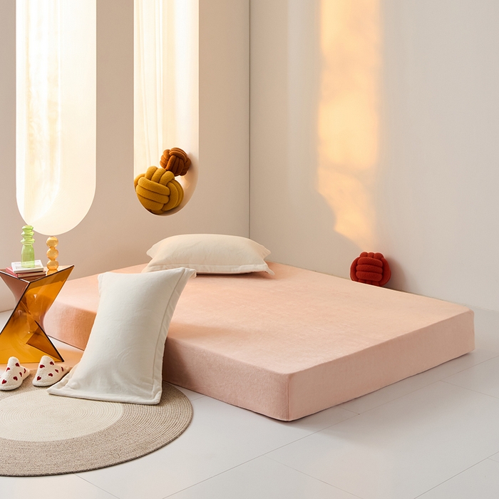 91家纺网 家纺一手货源 找家纺 LADYCOCO可可家居 2024新款牛奶3D绒立体雕花剪花单品系列-单床笠 浅粉