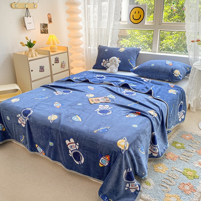 91家纺网 家纺一手货源 找家纺 慕尚家纺 2025新款雪貂绒高克重300g毛毯家用毛毯 太空人