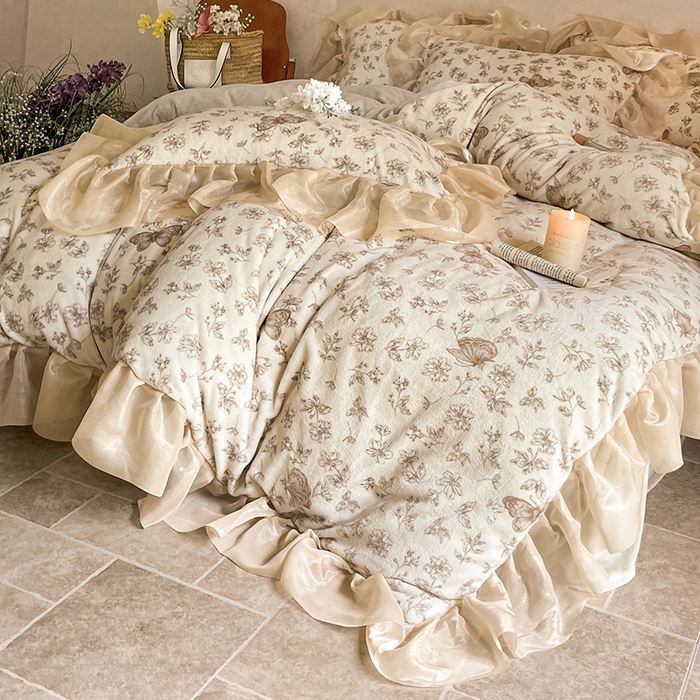 91家纺网 家纺一手货源 找家纺 慕澄家纺 2024新款高克重花边牛奶绒印花四件套 花吻