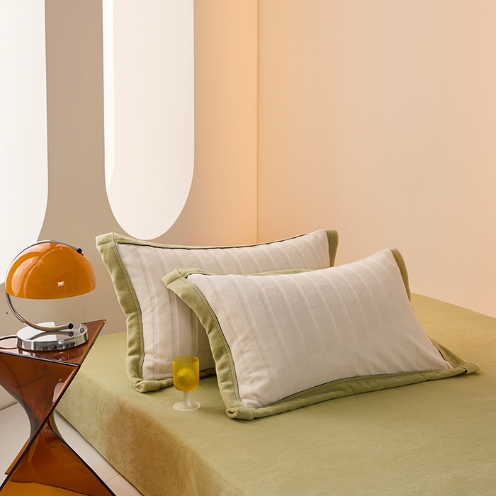 91家纺网 家纺一手货源 找家纺 LADYCOCO可可家居 2024新款牛奶3D绒立体雕花剪花单品系列-单枕套 米白+果绿