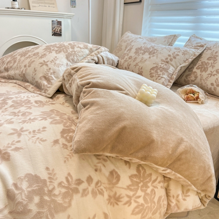 91家纺网 家纺一手货源 找家纺 慕尚 2025新款高克重保暖双色雕花绒四件套 慕斯