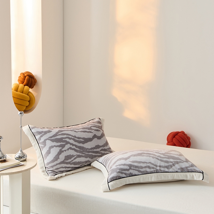 91家纺网 家纺一手货源 找家纺 （总）LADYCOCO可可家居 单枕套-2024新款牛奶绒数码印花单品系列