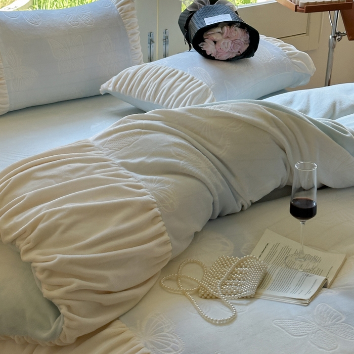 91家纺网 家纺一手货源 找家纺 慕澄家纺 2024新款法式轻奢款琢色烂花牛奶绒四件套 纷飞