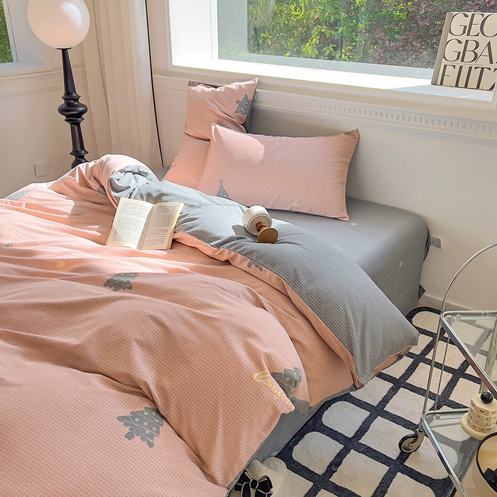 91家纺网 家纺一手货源 找家纺 田野 2024新款纯棉全棉磨毛印花四件套系列 小树林