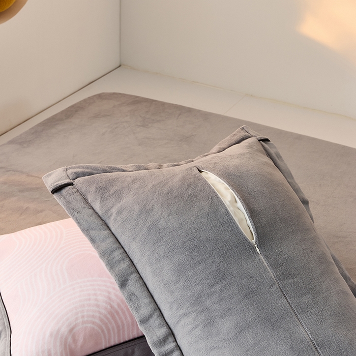 91家纺网 家纺一手货源 找家纺 LADYCOCO可可家居 单枕套-2024新款牛奶绒数码印花单品系列 知音粉色+灰色