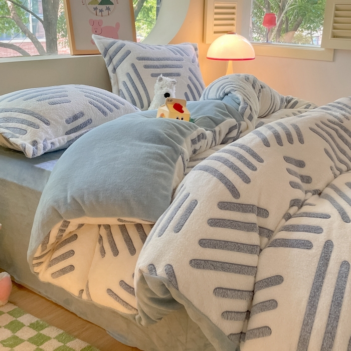 91家纺网 家纺一手货源 找家纺 慕尚 2025新款高克重印花雪花绒四件套  素蓝