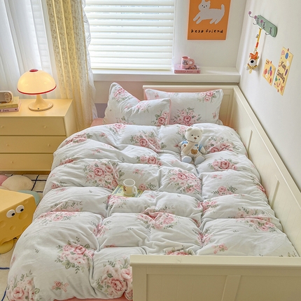 91家纺网 家纺一手货源 找家纺 贝扬思家纺 新款高克重牛奶绒四件套-风格二（有买家秀） 恋爱资讯