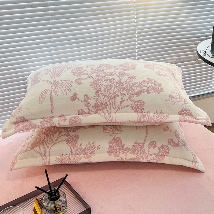 91家纺网 家纺一手货源 找家纺 慕尚 2025新款高克重保暖双色雕花绒枕套单件 花梦-粉