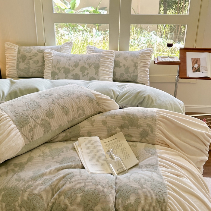 91家纺网 家纺一手货源 找家纺 慕澄家纺 2024新款法式轻奢款琢色烂花牛奶绒四件套 朝梦