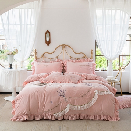 91家纺网 家纺一手货源 找家纺 （总）金绣美居 2025新款加厚婴儿绒韩版床盖绣花保暖四件套-含香