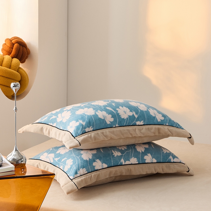 91家纺网 家纺一手货源 找家纺 LADYCOCO可可家居 单枕套-2024新款牛奶绒数码印花单品系列 风叶蓝色+卡其色