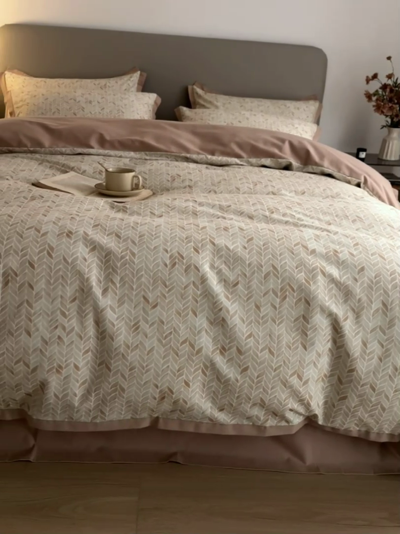 91家纺网 家纺一手货源 找家纺 千朵森 2024新款高定新疆长绒棉全棉印花拼角磨毛四件套 风格二 似锦