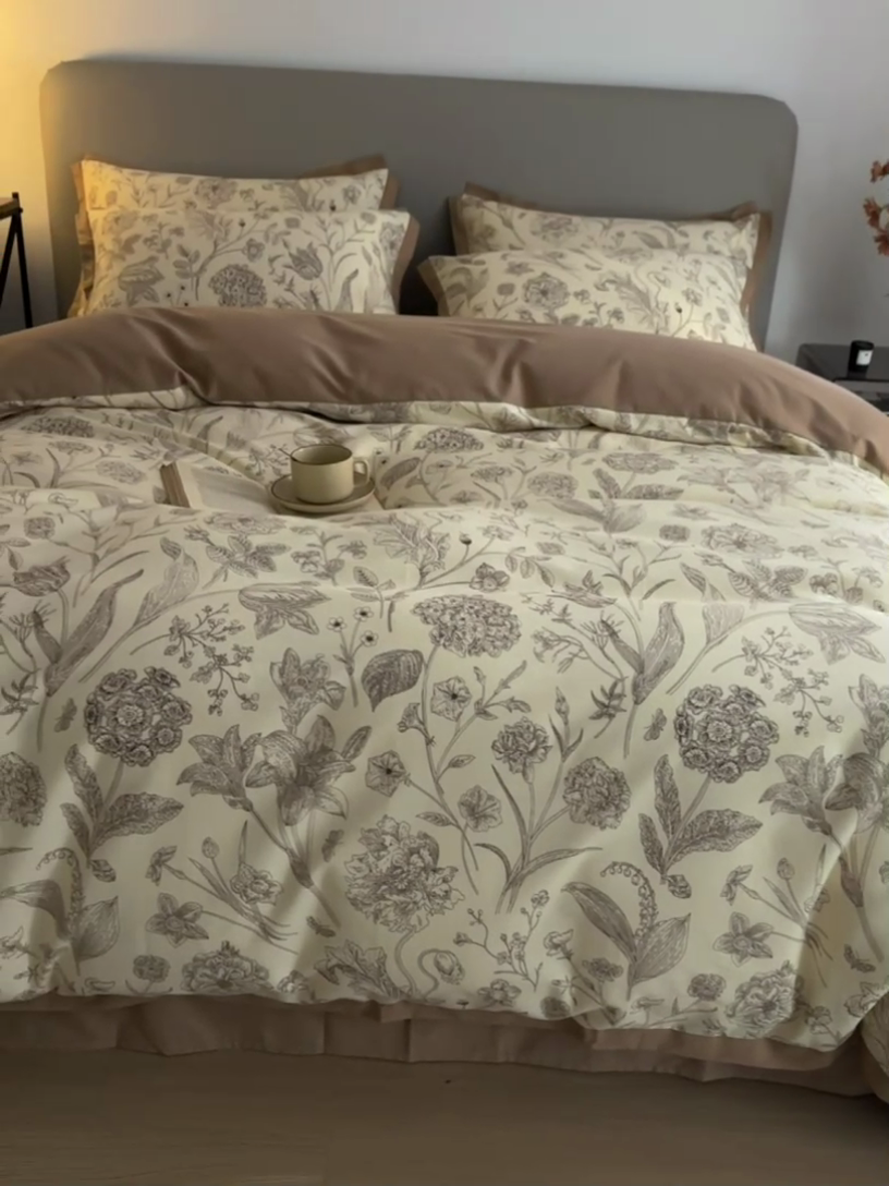 91家纺网 家纺一手货源 找家纺 千朵森 2024新款高定新疆长绒棉全棉印花拼角磨毛四件套 风格二 爱意浓