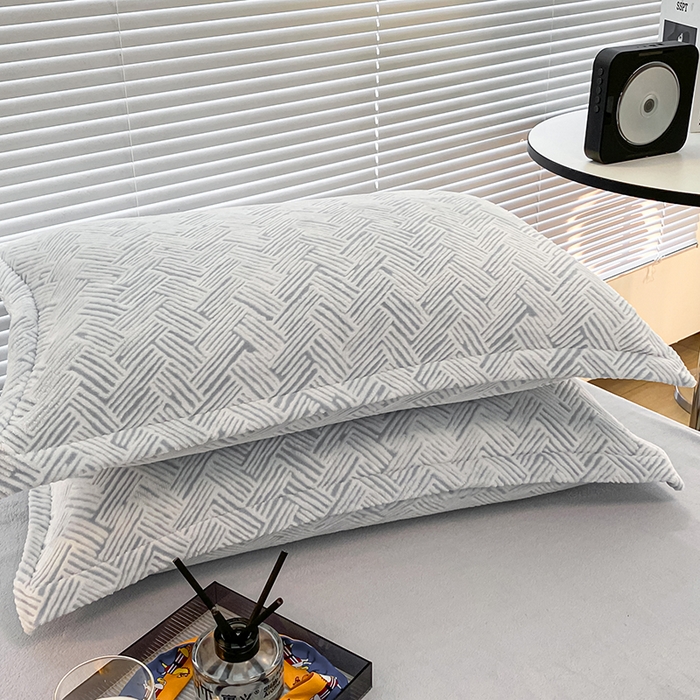 91家纺网 家纺一手货源 找家纺 （总）慕尚 2025新款高克重保暖双色雕花绒被套单件