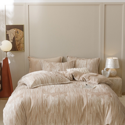 91家纺网 家纺一手货源 找家纺 席佬大 2025新款230g轻奢肌理纹雕花工艺款加厚牛奶绒四件套（可提供买家秀 ） 条纹斑马-咖