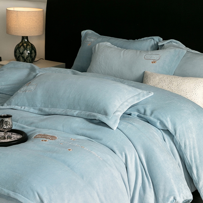 91家纺网 家纺一手货源 找家纺 保罗圣迪奥 2024新款9斤牛奶绒230克四件套-彩虹漾 彩虹漾-晴空蓝