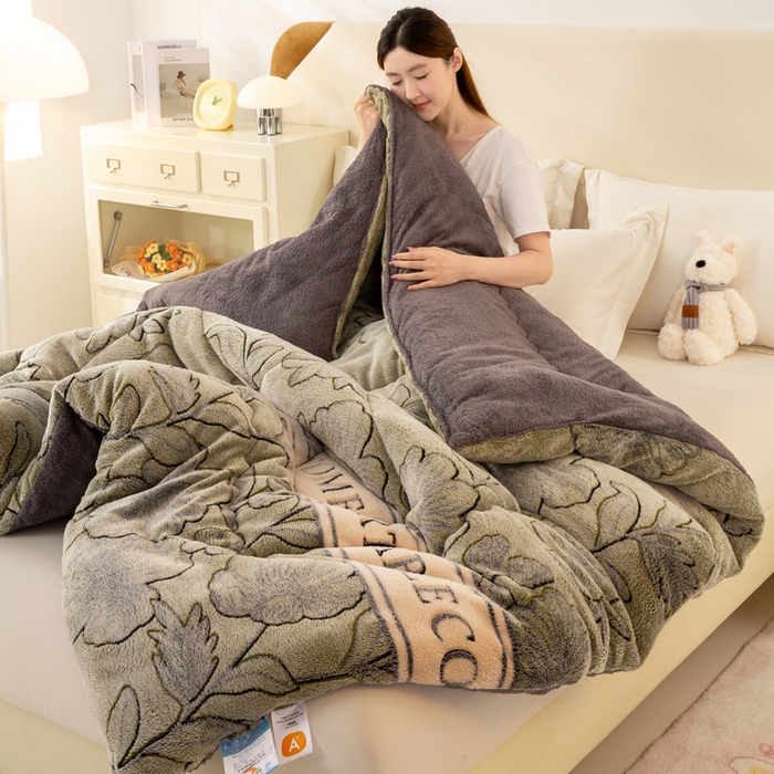 91家纺网 家纺一手货源 找家纺 好梦来家纺（原锦茂家纺） 2025新款印花款A类雪花绒冬被羊羔绒冬被被芯冬季牛奶绒冬被 绿茶情话