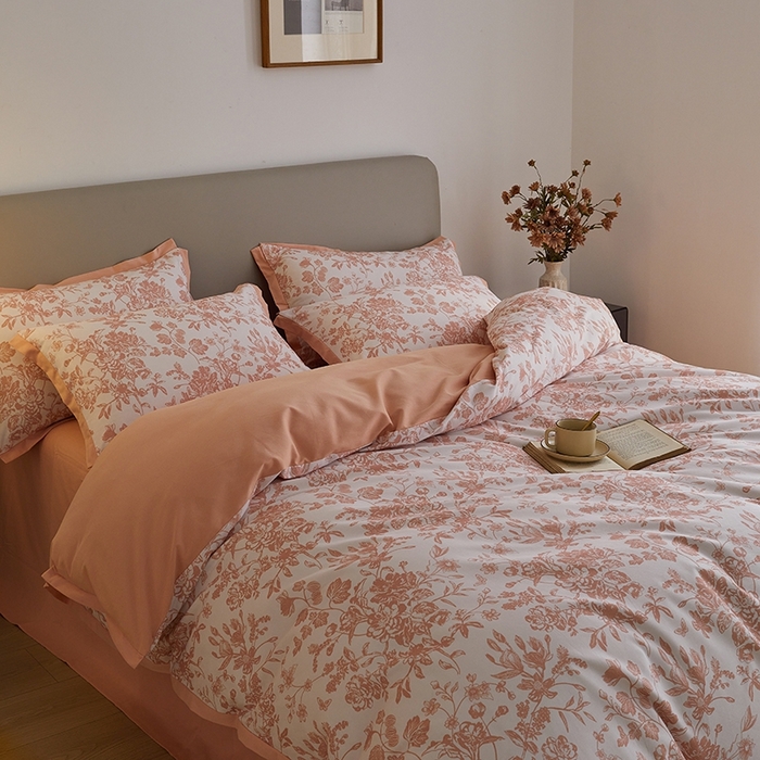 91家纺网 家纺一手货源 找家纺 千朵森 2024新款高定新疆长绒棉全棉印花拼角磨毛四件套 风格二 芳华