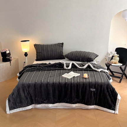 91家纺网 家纺一手货源 找家纺 （总）欧邦 新款A类兔兔绒子母条毛毯