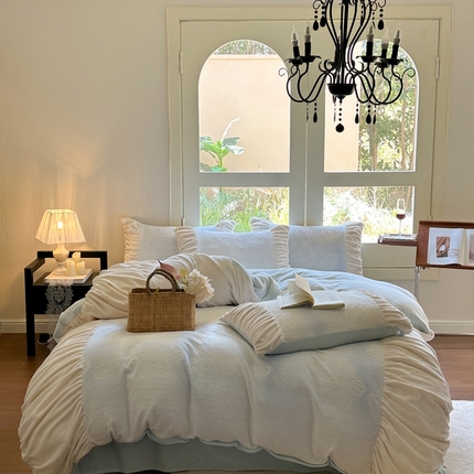 慕澄家纺 2024新款法式轻奢款琢色烂花牛奶绒四件套 纷飞