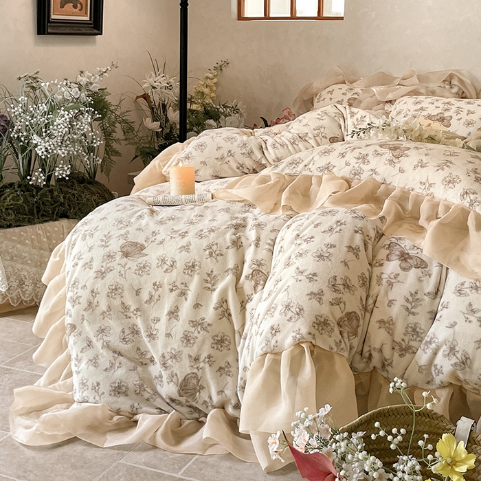 91家纺网 家纺一手货源 找家纺 慕澄家纺 2024新款高克重花边牛奶绒印花四件套 花吻