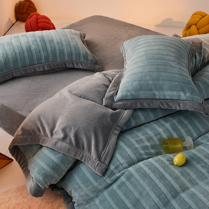 91家纺网 家纺一手货源 找家纺 LADYCOCO可可家居 2024新款牛奶3D绒立体雕花剪花单品系列-单被套 蓝色+灰色