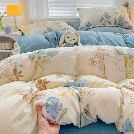 91家纺网 家纺一手货源 找家纺 （总）简一 2025新款小清新牛奶绒印花四件套-花卉系列