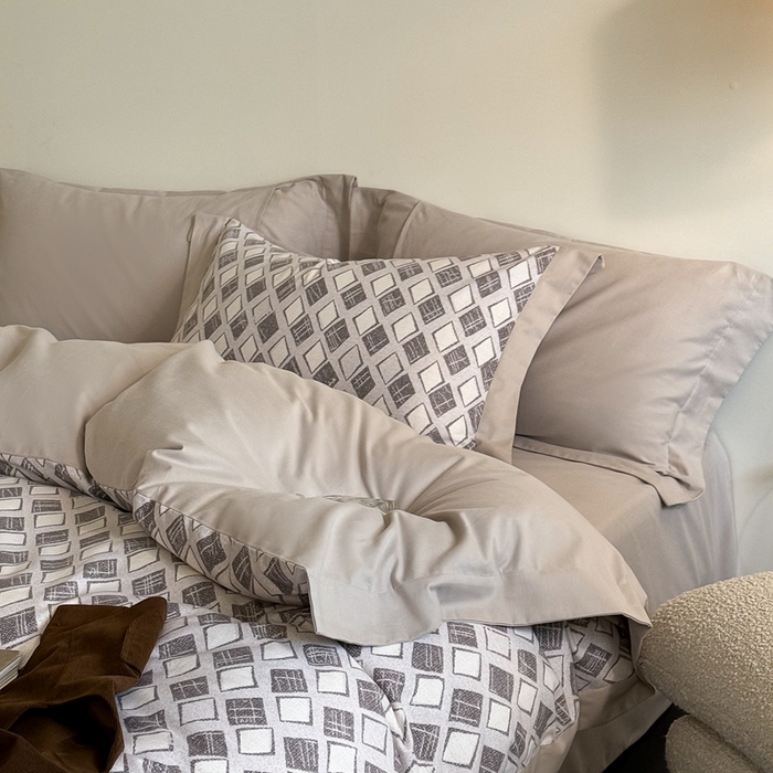 91家纺网 家纺一手货源 找家纺 窝米 2024新款全棉磨毛工艺拼角款四件套系列 摩卡