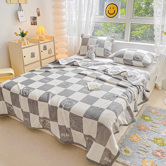 91家纺网 家纺一手货源 找家纺 慕尚家纺 2025新款雪貂绒高克重300g毛毯家用毛毯 可爱熊