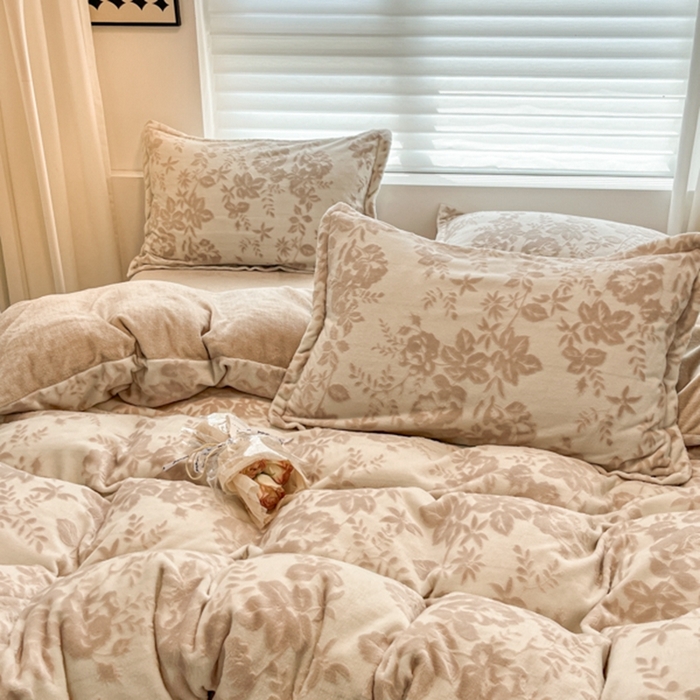 91家纺网 家纺一手货源 找家纺 慕尚 2025新款高克重保暖双色雕花绒四件套 慕斯