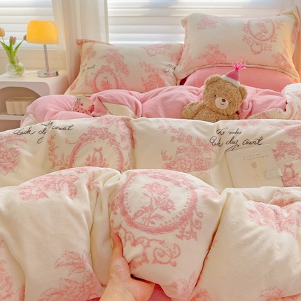 91家纺网 家纺一手货源 找家纺 （总）简一 2025新款小清新牛奶绒印花四件套-花卉系列