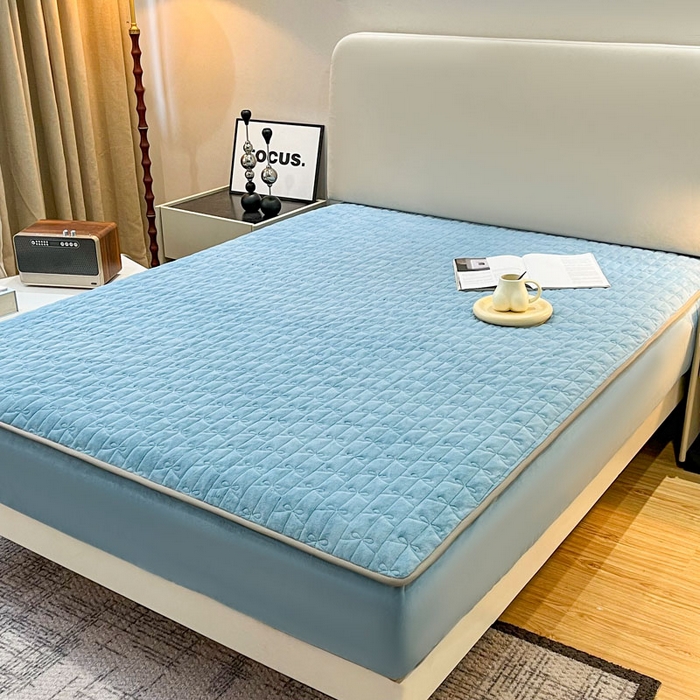 91家纺网 家纺一手货源 找家纺 LADYCOCO可可家居 2024新款超柔牛奶绒夹棉保暖床笠 蓝色