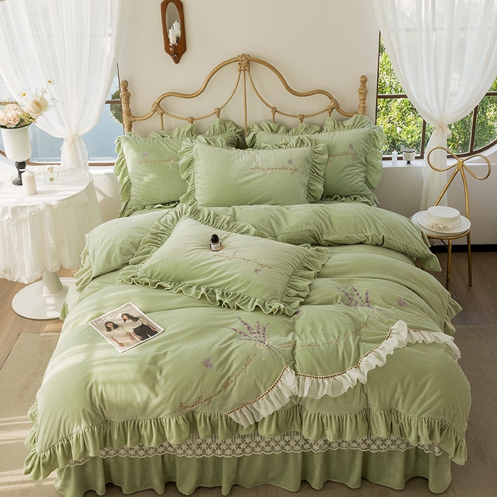 91家纺网 家纺一手货源 找家纺 恋尚羽家纺 2025韩版刺绣婴儿绒床盖款四件套 豆绿