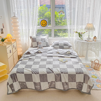 91家纺网 家纺一手货源 找家纺 慕尚家纺 2025新款雪貂绒高克重300g毛毯家用毛毯 可爱熊