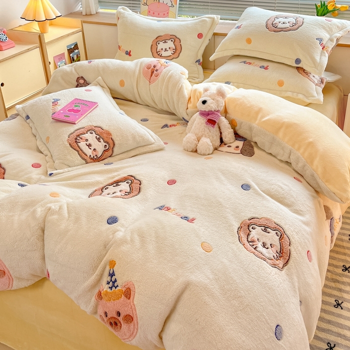 91家纺网 家纺一手货源 找家纺 慕尚 2025新款高克重印花雪花绒四件套  曲奇猫