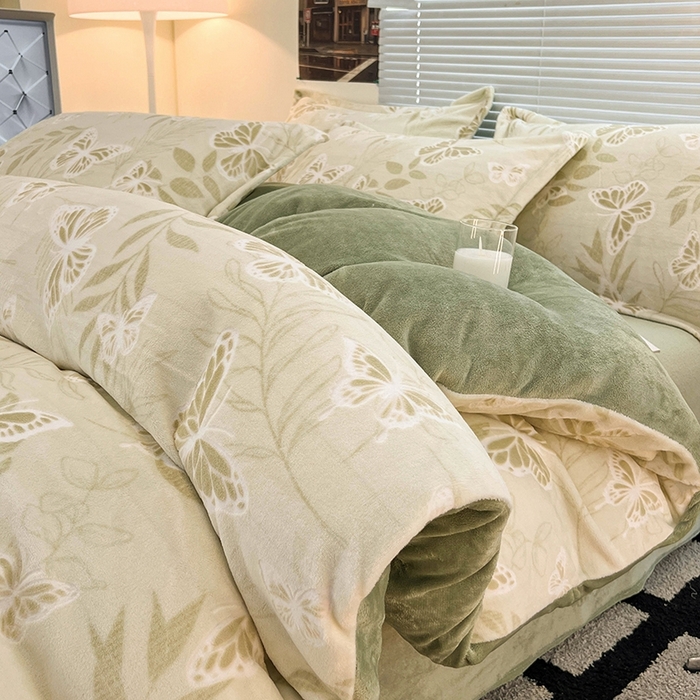 91家纺网 家纺一手货源 找家纺 慕尚 2025新款高克重保暖双色雕花绒被套单件 蝴蝶-绿