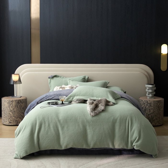 91家纺网 家纺一手货源 找家纺 金奇达家纺 2025秋冬保暖加厚绒类四件套多莉羊绒-德尔菲 墨松绿