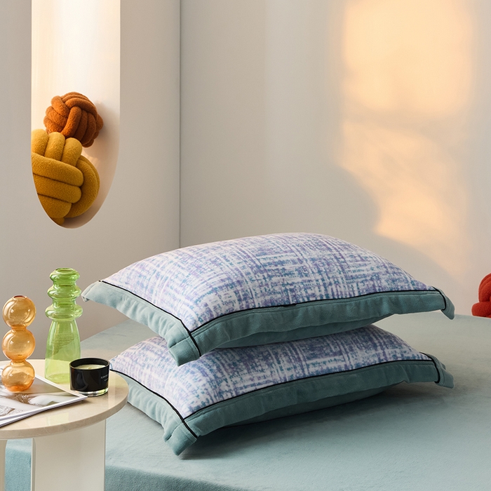 91家纺网 家纺一手货源 找家纺 LADYCOCO可可家居 单枕套-2024新款牛奶绒数码印花单品系列 香雾蓝色+蓝色