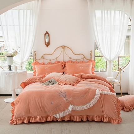 91家纺网 家纺一手货源 找家纺 （总）金绣美居 2025新款加厚婴儿绒韩版床盖绣花保暖四件套-含香