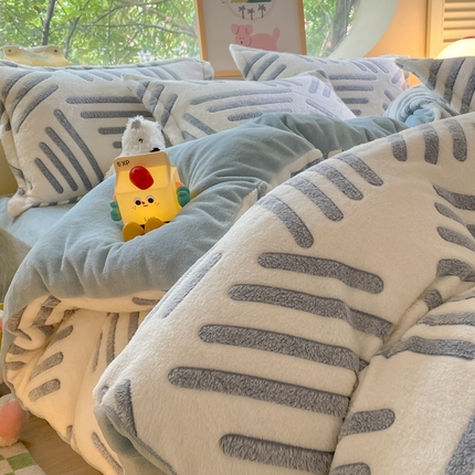 91家纺网 家纺一手货源 找家纺 （总）慕尚 2025新款高克重印花雪花绒被套单件