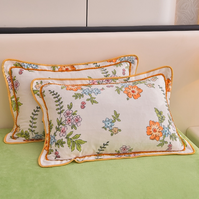 91家纺网 家纺一手货源 找家纺 雅芝蓝 2025新款8-9斤高克重印花牛奶绒四件套保暖绒套件直播爆款 漫野