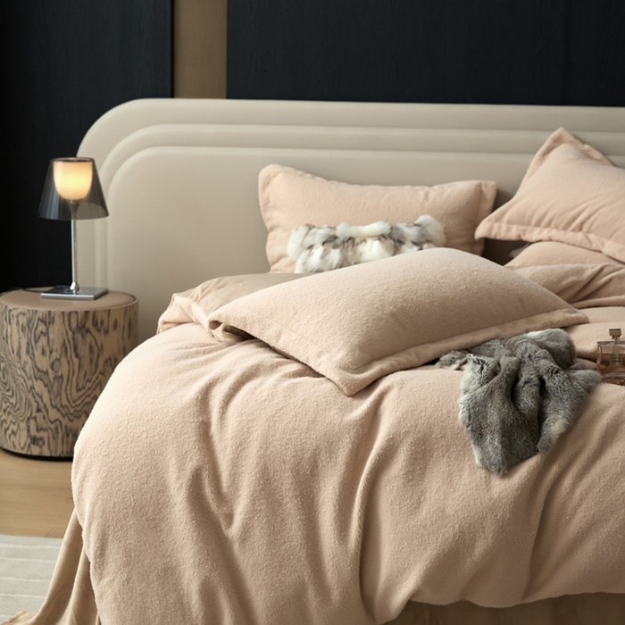 91家纺网 家纺一手货源 找家纺 金奇达家纺 2025秋冬保暖加厚绒类四件套多莉羊绒-德尔菲 燕麦棕