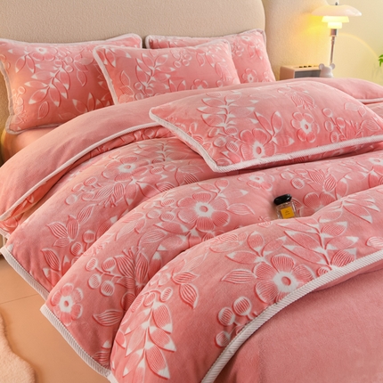 91家纺网 家纺一手货源 找家纺 牵依 2025新款高克重牛奶绒四件套 花开漫舞-粉