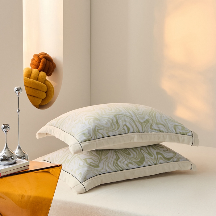 91家纺网 家纺一手货源 找家纺 LADYCOCO可可家居 单枕套-2024新款牛奶绒数码印花单品系列 雾语浅绿+米白