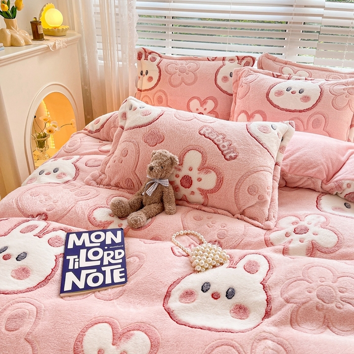 91家纺网 家纺一手货源 找家纺 慕尚 2025新款高克重印花雪花绒四件套  花花小兔