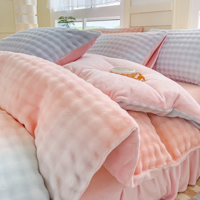 91家纺网 家纺一手货源 找家纺 言熙居2024新款-A面泡芙绒B面全消光8到9斤牛奶绒三四件套 泡芙-粉蓝