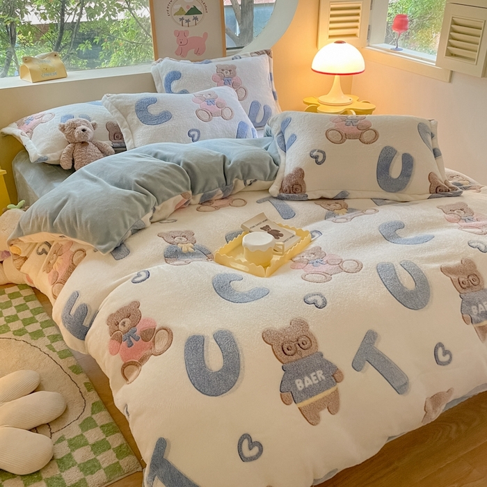 91家纺网 家纺一手货源 找家纺 慕尚 2025新款高克重印花雪花绒四件套  字母熊